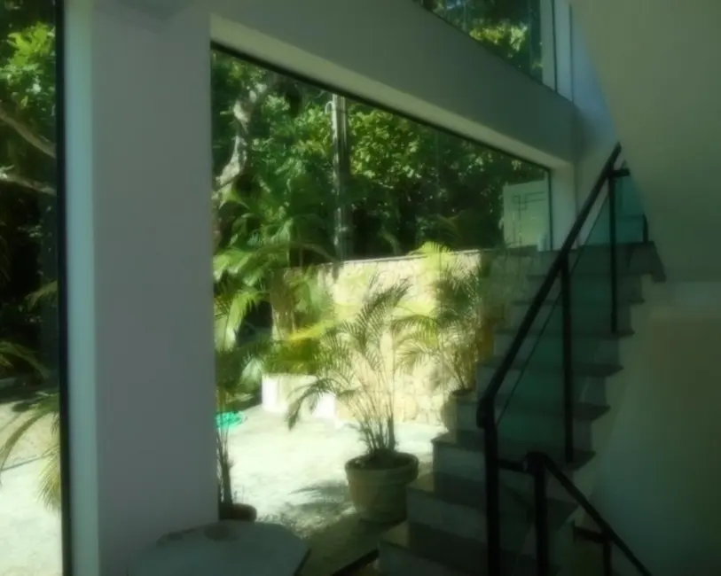 Sobrado com 6 quartos à venda, 760m2 em Guaruja - SP - imagem 5 Foto 5 de Sobrado com 6 quartos à venda, 760m2 em Guaruja - SP