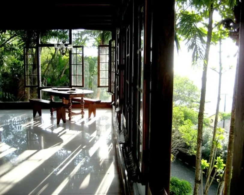 Sobrado com 3 quartos à venda, 360m2 em Guaruja - SP - imagem 5 Foto 5 de Sobrado com 3 quartos à venda, 360m2 em Guaruja - SP