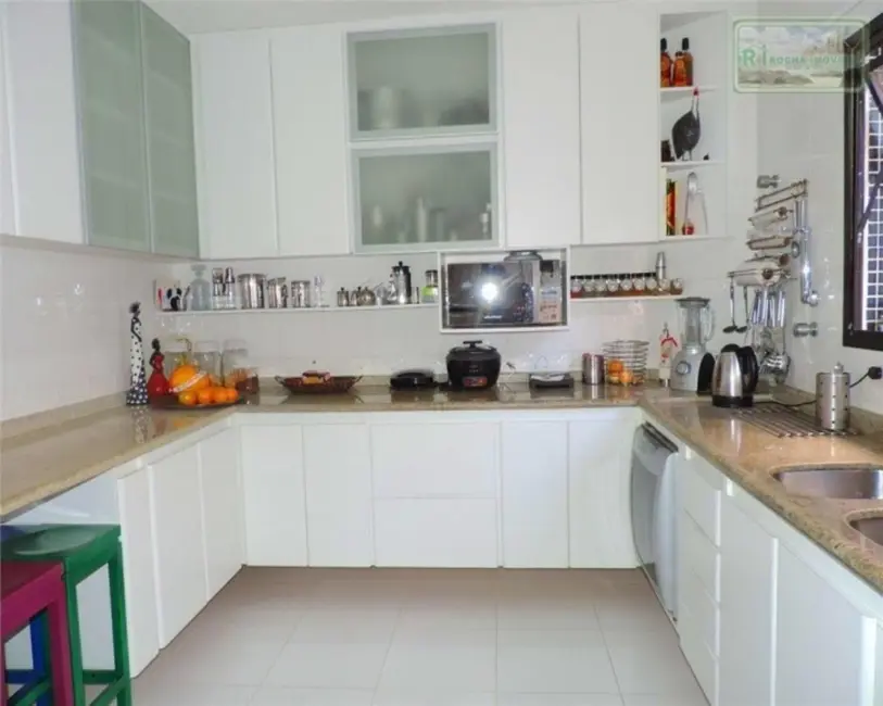 Apartamento com 4 quartos à venda, 225m2 em Guaruja - SP - imagem 9 Foto 9 de Apartamento com 4 quartos à venda, 225m2 em Guaruja - SP