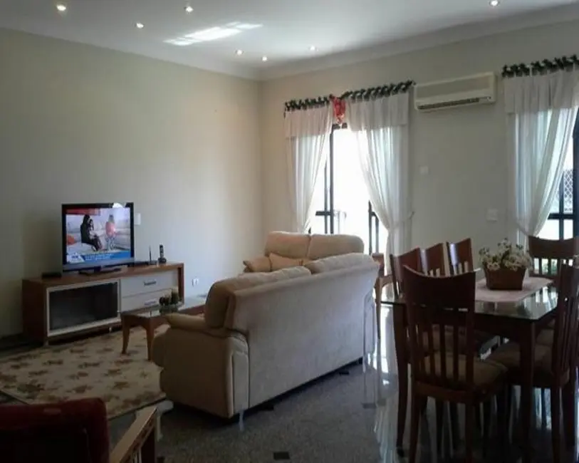 Apartamento com 3 quartos à venda, 220m2 em Pitangueiras, Guaruja - SP - imagem 4 Foto 4 de Apartamento com 3 quartos à venda, 220m2 em Pitangueiras, Guaruja - SP