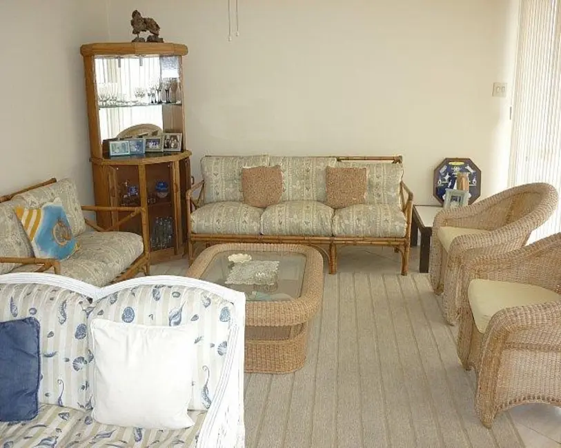 Apartamento com 3 quartos à venda, 190m2 em Pitangueiras, Guaruja - SP - imagem 7 Foto 7 de Apartamento com 3 quartos à venda, 190m2 em Pitangueiras, Guaruja - SP