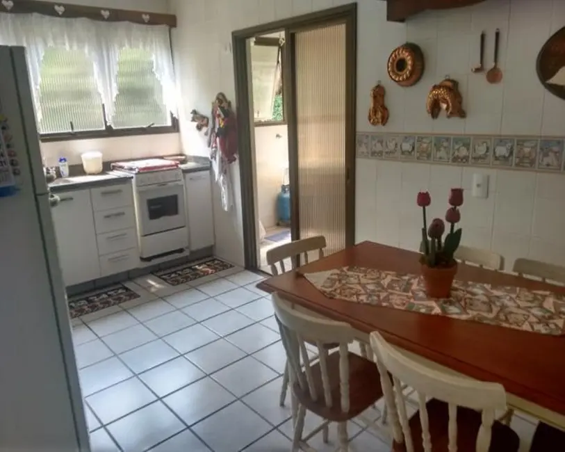 Apartamento com 3 quartos à venda, 172m2 em Morro Sorocotuba, Guaruja - SP - imagem 2 Foto 2 de Apartamento com 3 quartos à venda, 172m2 em Morro Sorocotuba, Guaruja - SP