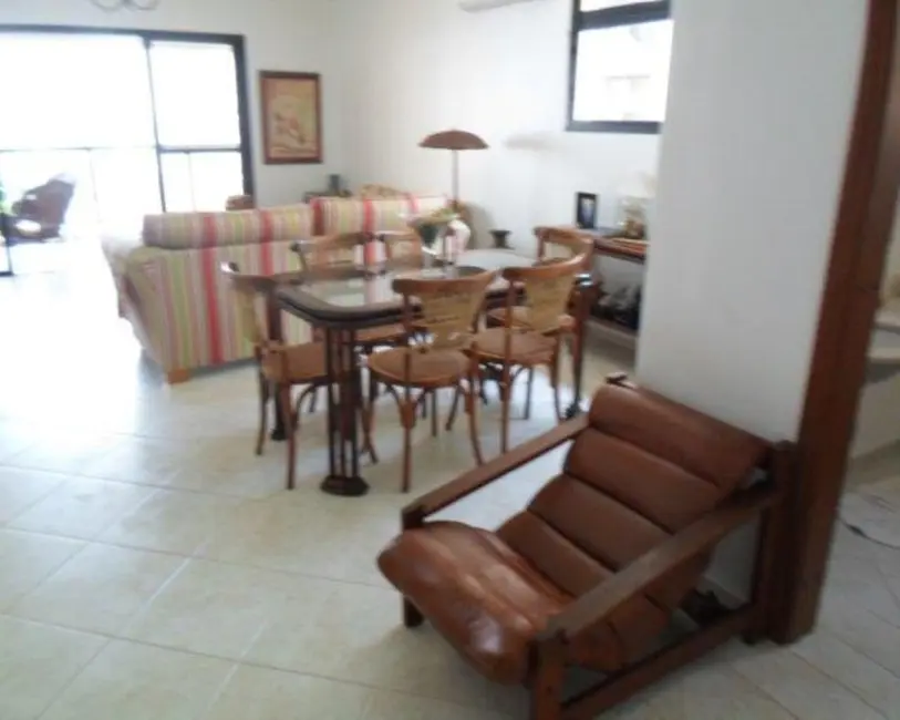 Apartamento com 3 quartos à venda, 200m2 em Pitangueiras, Guaruja - SP - imagem 1 Foto 1 de Apartamento com 3 quartos à venda, 200m2 em Pitangueiras, Guaruja - SP