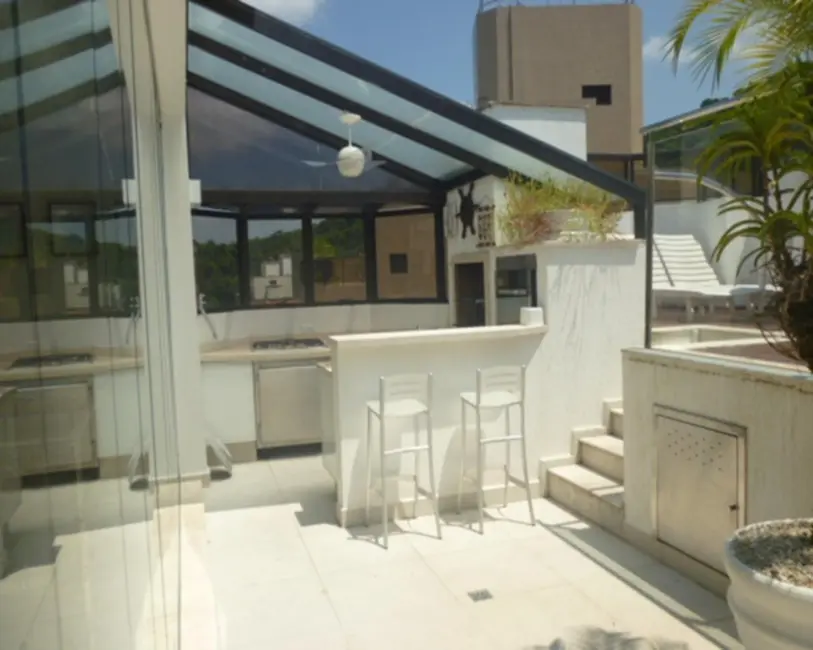 Apartamento com 4 quartos à venda, 240m2 em Pitangueiras, Guaruja - SP - imagem 3 Foto 3 de Apartamento com 4 quartos à venda, 240m2 em Pitangueiras, Guaruja - SP