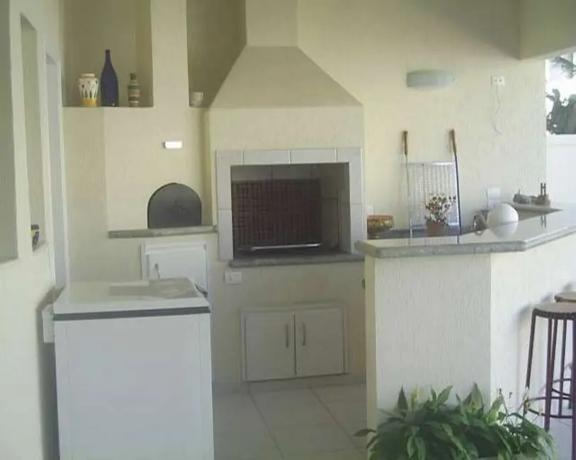 Sobrado com 5 quartos à venda e para alugar, 446m2 em Acapulco, Guaruja - SP - imagem 5 Foto 5 de Sobrado com 5 quartos à venda e para alugar, 446m2 em Acapulco, Guaruja - SP