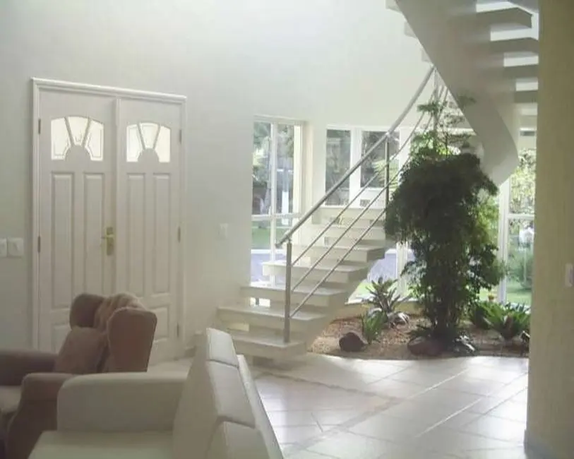 Sobrado com 5 quartos à venda e para alugar, 446m2 em Acapulco, Guaruja - SP - imagem 4 Foto 4 de Sobrado com 5 quartos à venda e para alugar, 446m2 em Acapulco, Guaruja - SP