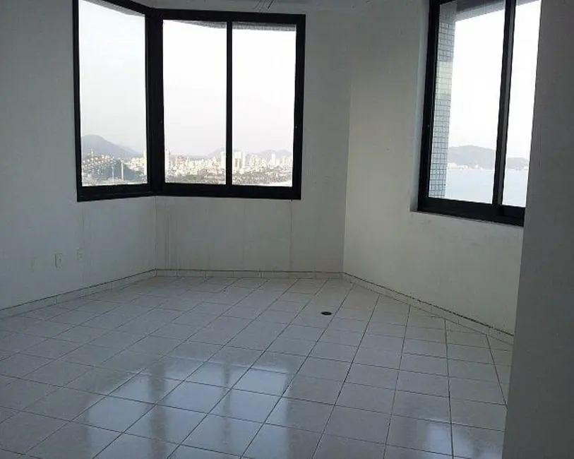 Foto 2 de Apartamento com 4 quartos à venda, 236m2 em Guaruja - SP
