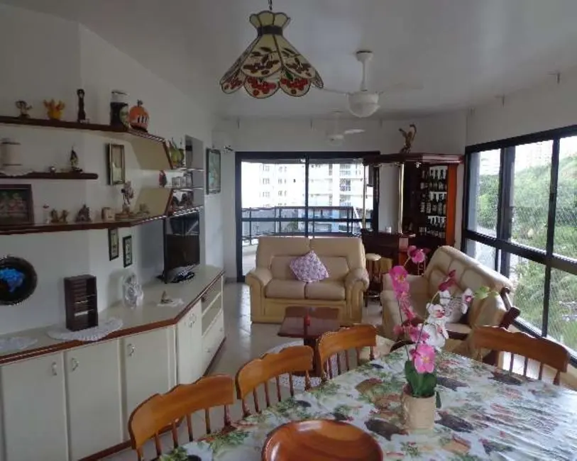 Foto 1 de Apartamento com 4 quartos à venda, 192m2 em Jardim Astúrias, Guaruja - SP