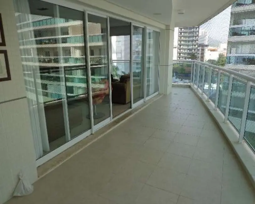 Foto 2 de Apartamento com 3 quartos à venda, 157m2 em Vila Alzira, Guaruja - SP