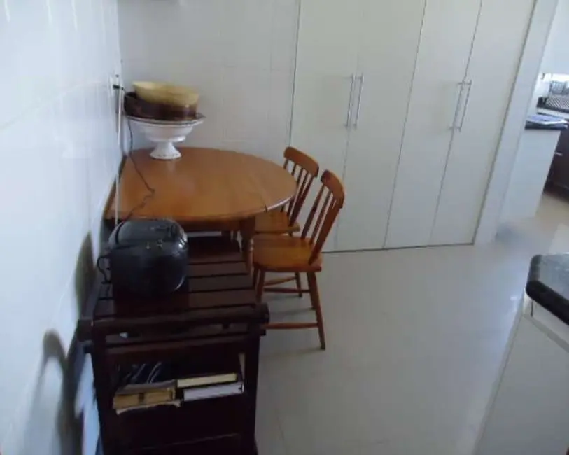 Apartamento com 4 quartos à venda e para alugar, 265m2 em Pitangueiras, Guaruja - SP - imagem 9 Foto 9 de Apartamento com 4 quartos à venda e para alugar, 265m2 em Pitangueiras, Guaruja - SP