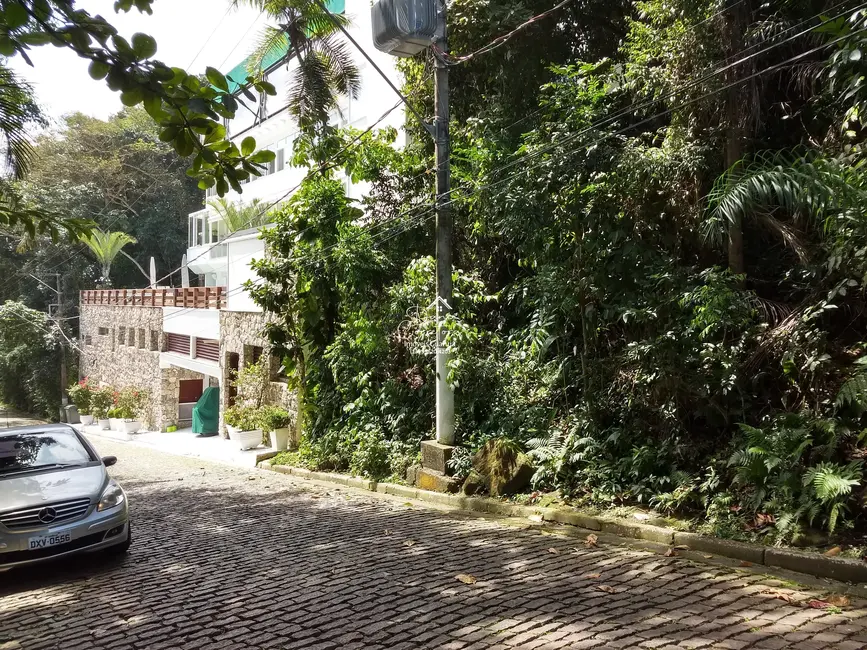 Foto 1 de Terreno / Lote à venda em Enseada, Guaruja - SP