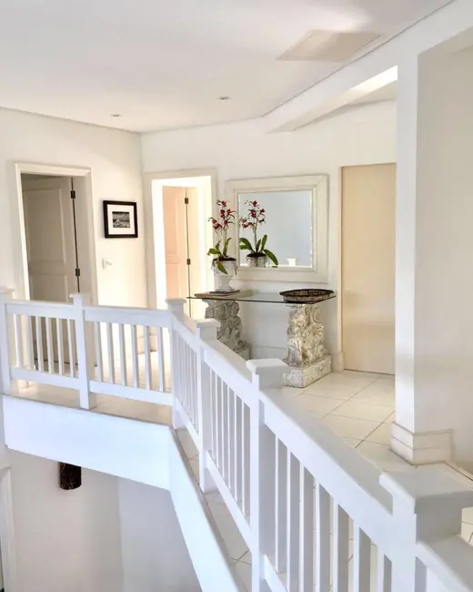 Sobrado com 6 quartos à venda, 800m2 em Jardim Acapulco, Guaruja - SP - imagem 8 Foto 8 de Sobrado com 6 quartos à venda, 800m2 em Jardim Acapulco, Guaruja - SP