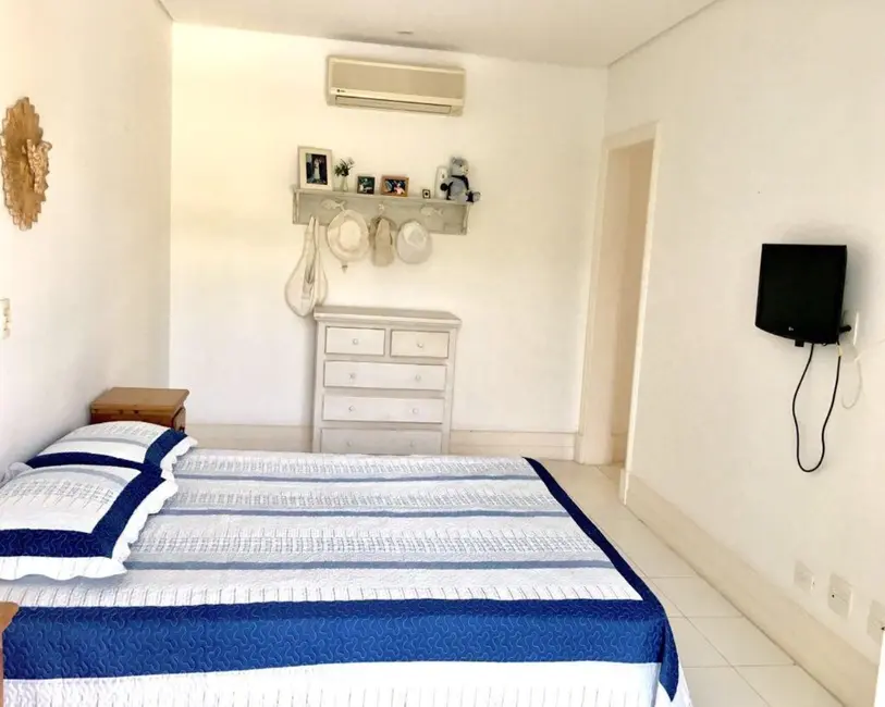 Foto 2 de Casa de Condomínio com 6 quartos à venda, 800m2 em Jardim Acapulco, Guaruja - SP