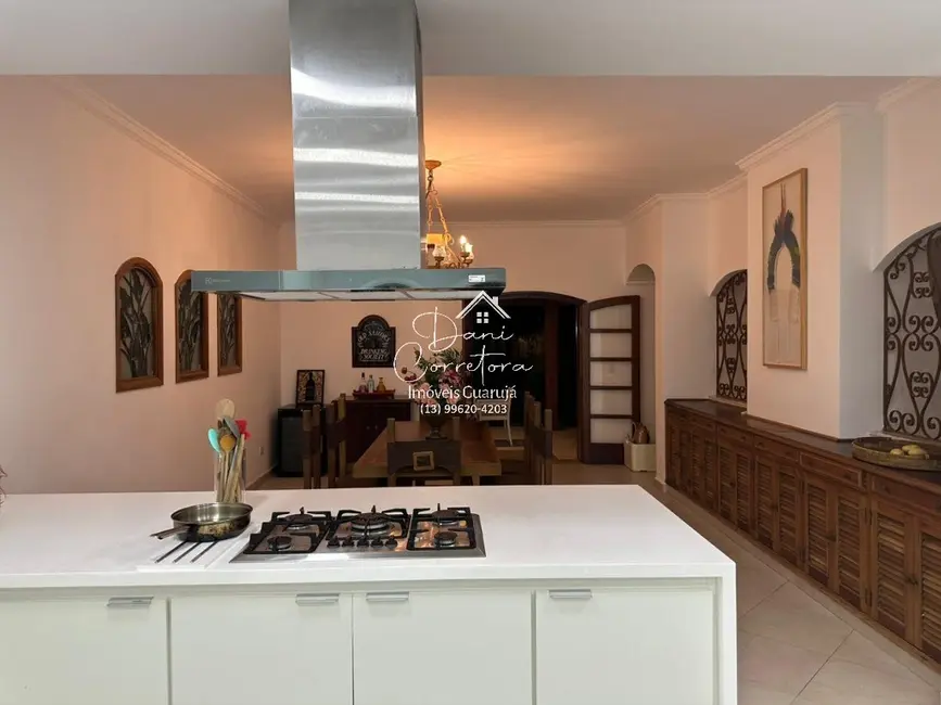 Sobrado com 6 quartos à venda e para alugar, 800m2 em Jardim Acapulco, Guaruja - SP - imagem 8 Foto 8 de Sobrado com 6 quartos à venda e para alugar, 800m2 em Jardim Acapulco, Guaruja - SP