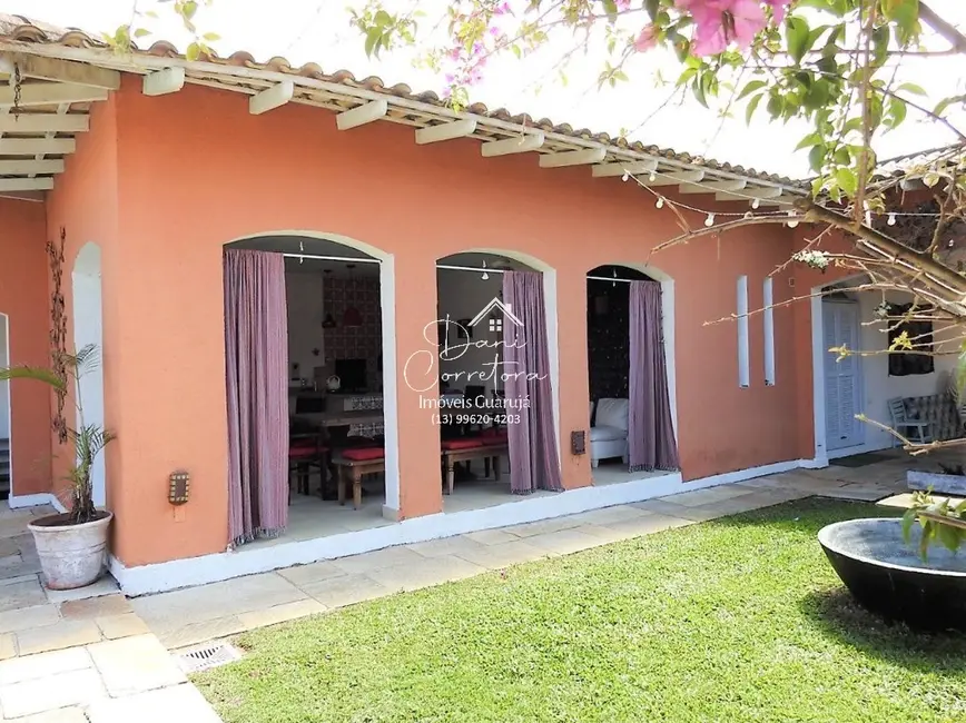 Sobrado com 7 quartos à venda, 463m2 em Balneário Praia do Pernambuco, Guaruja - SP - imagem 4 Foto 4 de Sobrado com 7 quartos à venda, 463m2 em Balneário Praia do Pernambuco, Guaruja - SP