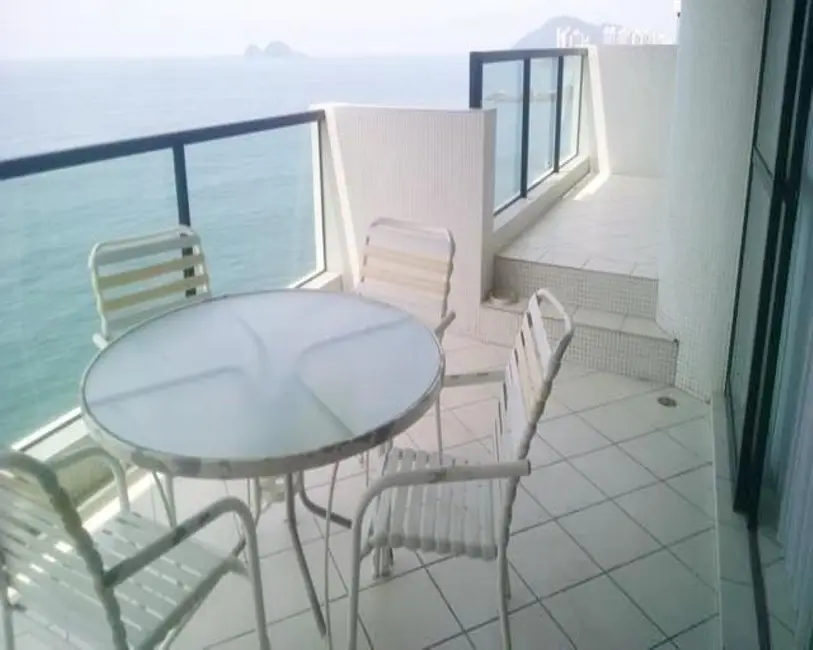 Foto 2 de Apartamento com 3 quartos à venda e para alugar, 200m2 em Guaruja - SP