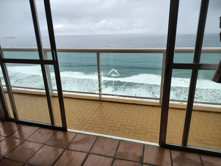 Foto 4 de Apartamento com 4 quartos para alugar, 220m2 em Pitangueiras, Guaruja - SP