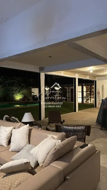 Sobrado com 4 quartos à venda, 320m2 em Balneário Praia do Pernambuco, Guaruja - SP - imagem 4 Foto 4 de Sobrado com 4 quartos à venda, 320m2 em Balneário Praia do Pernambuco, Guaruja - SP