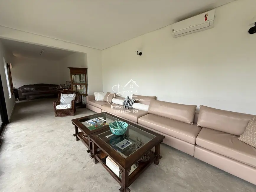 Sobrado com 4 quartos à venda, 320m2 em Balneário Praia do Pernambuco, Guaruja - SP - imagem 2 Foto 2 de Sobrado com 4 quartos à venda, 320m2 em Balneário Praia do Pernambuco, Guaruja - SP