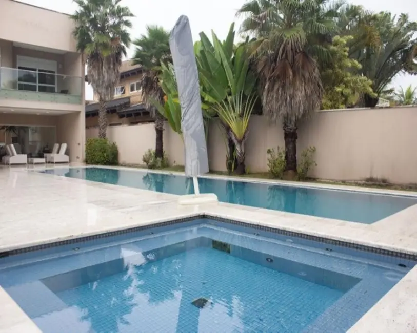 Sobrado com 5 quartos à venda, 850m2 em Acapulco, Guaruja - SP - imagem 3 Foto 3 de Sobrado com 5 quartos à venda, 850m2 em Acapulco, Guaruja - SP