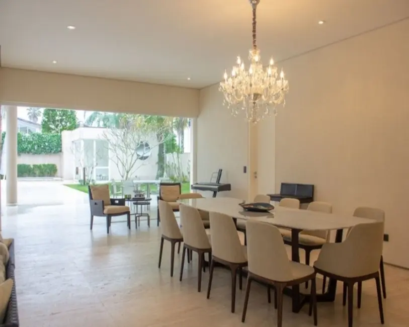 Sobrado com 5 quartos à venda, 850m2 em Acapulco, Guaruja - SP - imagem 7 Foto 7 de Sobrado com 5 quartos à venda, 850m2 em Acapulco, Guaruja - SP