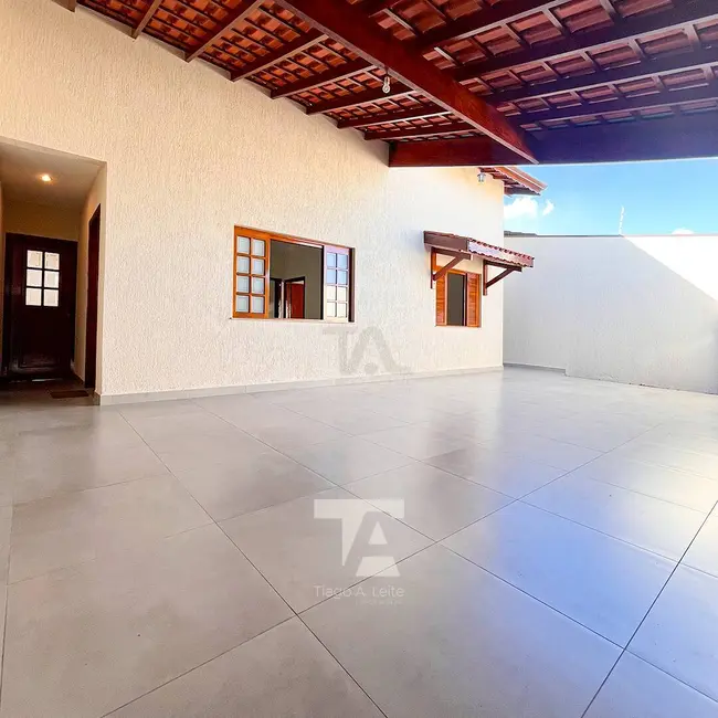 Foto 3 de Casa com 3 quartos à venda, 300m2 em Pindamonhangaba - SP