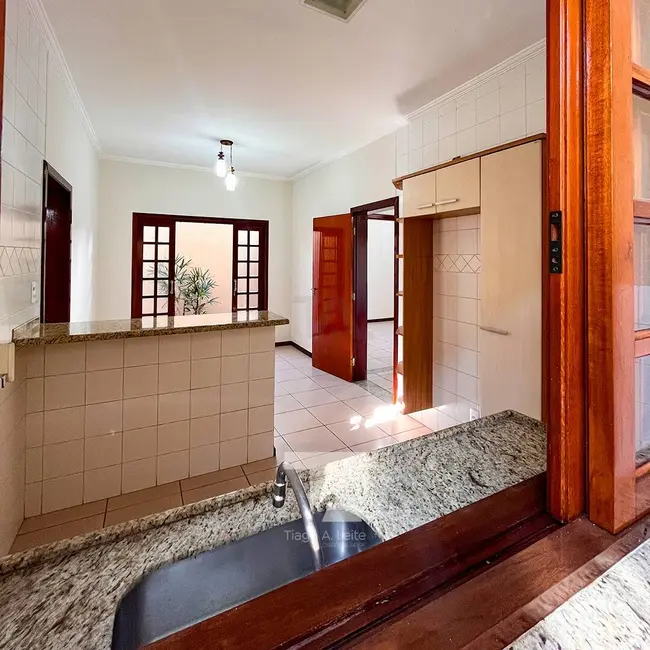 Foto 9 de Casa com 3 quartos à venda, 300m2 em Pindamonhangaba - SP