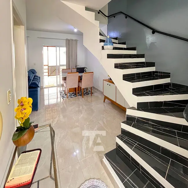 Foto 1 de Casa de Condomínio com 3 quartos à venda, 180m2 em Loteamento Industrial Água Preta, Pindamonhangaba - SP