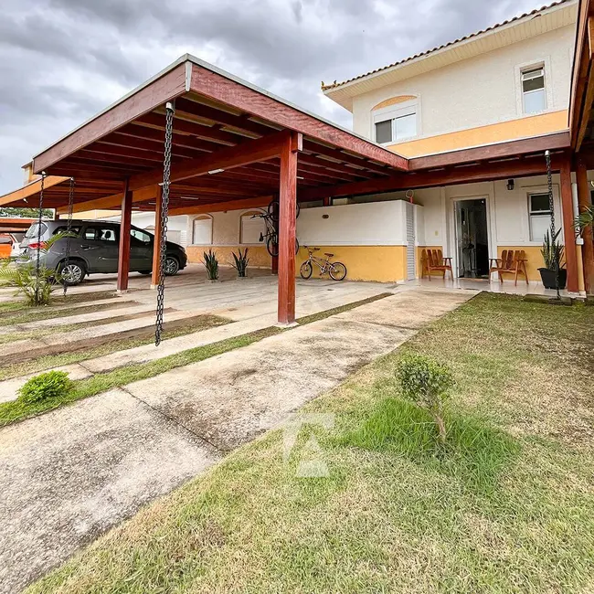 Foto 2 de Casa de Condomínio com 3 quartos à venda, 180m2 em Loteamento Industrial Água Preta, Pindamonhangaba - SP