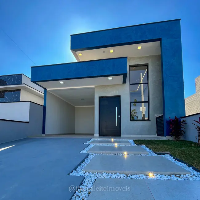 Foto 1 de Casa com 3 quartos à venda, 175m2 em Pindamonhangaba - SP