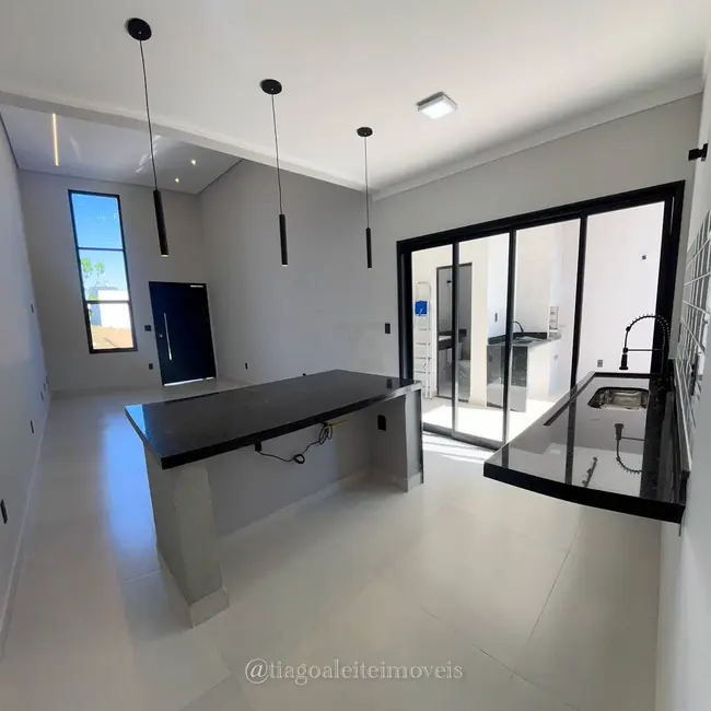 Foto 2 de Casa com 3 quartos à venda, 175m2 em Pindamonhangaba - SP