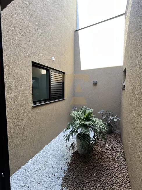 Casa de Condomínio com 3 quartos à venda, 200m2 em Parque São Domingos, Pindamonhangaba - SP - imagem 5 Foto 5 de Casa de Condomínio com 3 quartos à venda, 200m2 em Parque São Domingos, Pindamonhangaba - SP