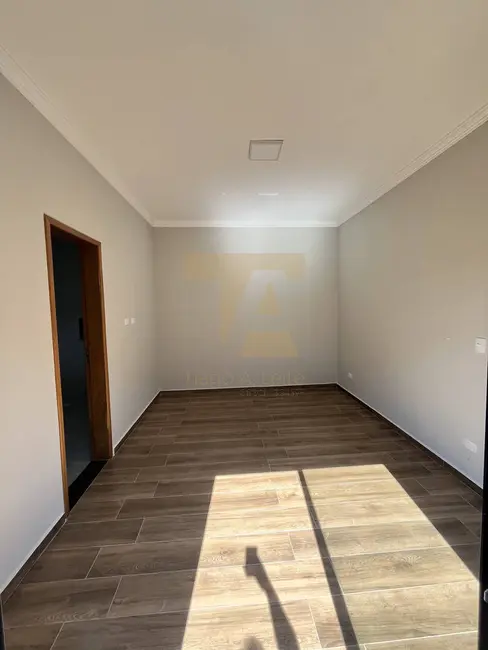 Casa de Condomínio com 3 quartos à venda, 200m2 em Parque São Domingos, Pindamonhangaba - SP - imagem 7 Foto 7 de Casa de Condomínio com 3 quartos à venda, 200m2 em Parque São Domingos, Pindamonhangaba - SP