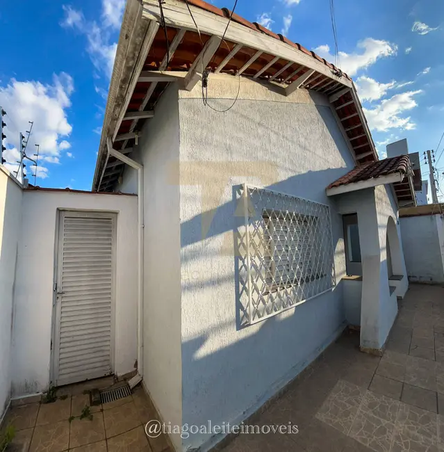 Sala Comercial à venda, 250m2 em Vila Bourghese, Pindamonhangaba - SP - imagem 2 Foto 2 de Sala Comercial à venda, 250m2 em Vila Bourghese, Pindamonhangaba - SP