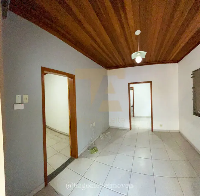 Sala Comercial à venda, 250m2 em Vila Bourghese, Pindamonhangaba - SP - imagem 3 Foto 3 de Sala Comercial à venda, 250m2 em Vila Bourghese, Pindamonhangaba - SP