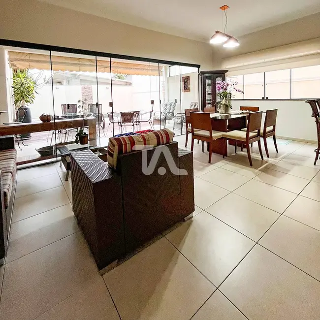 Foto 1 de Casa com 4 quartos à venda, 450m2 em Condominio Residencial Real Ville, Pindamonhangaba - SP