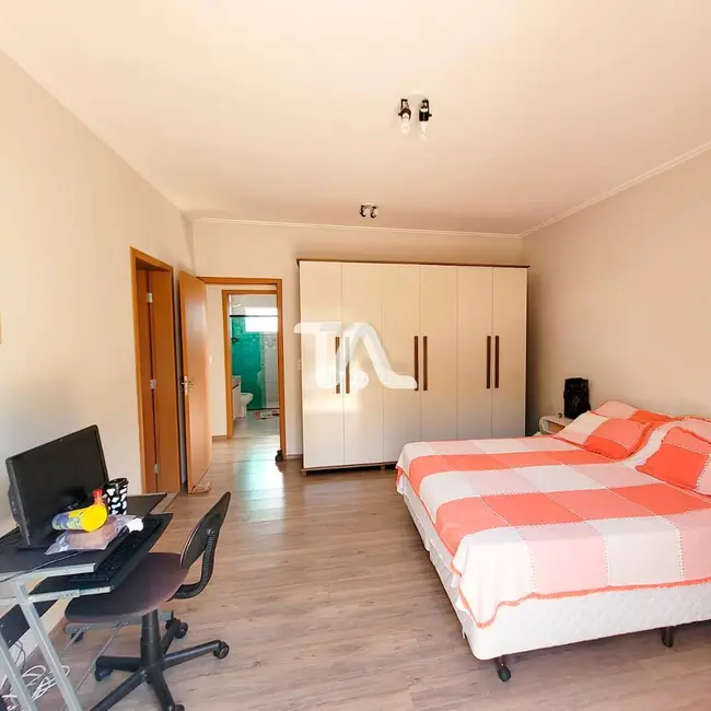 Casa de Condomínio com 3 quartos à venda, 300m2 em Vereda dos Manacás, Pindamonhangaba - SP - imagem 9 Foto 9 de Casa de Condomínio com 3 quartos à venda, 300m2 em Vereda dos Manacás, Pindamonhangaba - SP