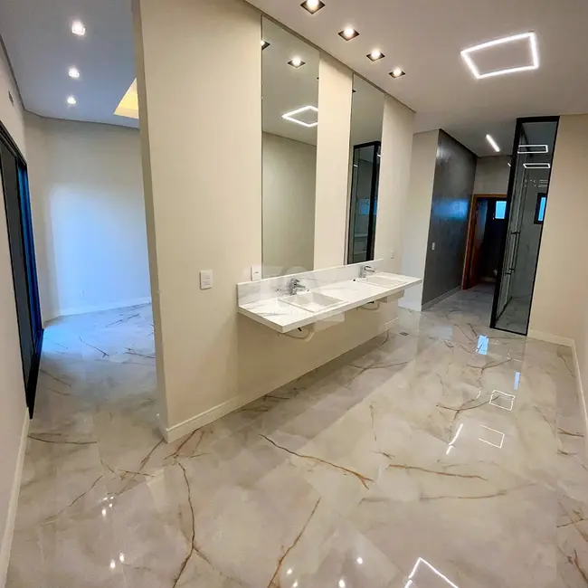 Foto 1 de Casa de Condomínio com 3 quartos à venda, 682m2 em Pindamonhangaba - SP