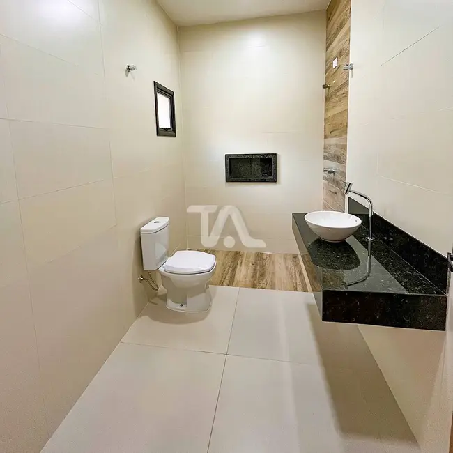 Casa de Condomínio com 3 quartos à venda, 200m2 em Parque São Domingos, Pindamonhangaba - SP - imagem 6 Foto 6 de Casa de Condomínio com 3 quartos à venda, 200m2 em Parque São Domingos, Pindamonhangaba - SP