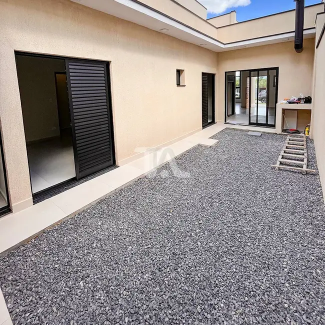 Casa de Condomínio com 3 quartos à venda, 200m2 em Parque São Domingos, Pindamonhangaba - SP - imagem 5 Foto 5 de Casa de Condomínio com 3 quartos à venda, 200m2 em Parque São Domingos, Pindamonhangaba - SP