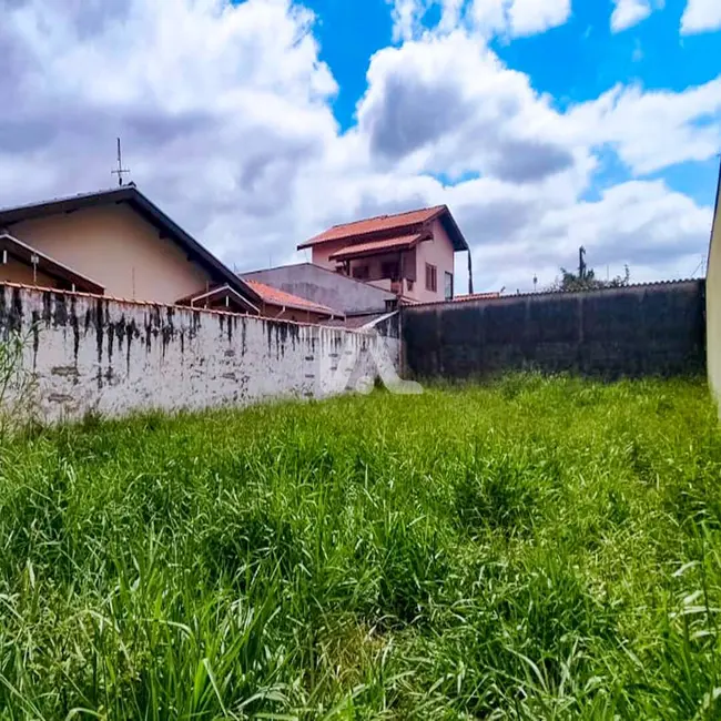 Foto 1 de Terreno / Lote à venda, 324m2 em Pindamonhangaba - SP