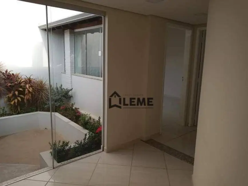 Foto 3 de Loja à venda, 250m2 em Centro, Vargem Grande Do Sul - SP