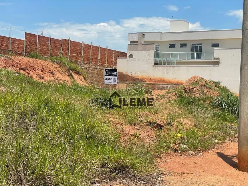 Foto 2 de Terreno / Lote à venda, 250m2 em Mococa - SP