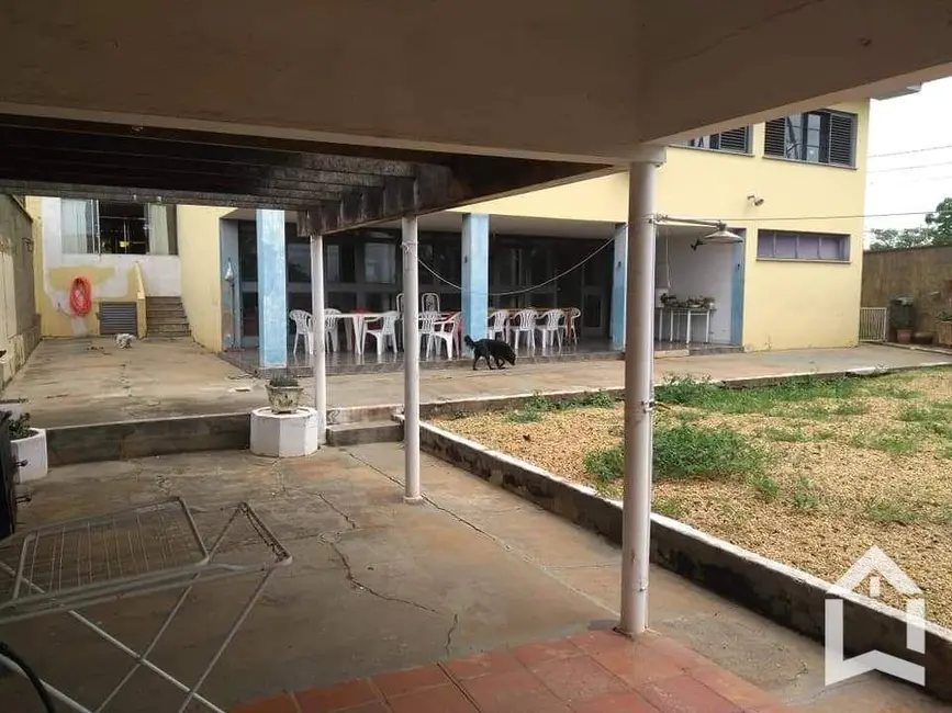 Casa com 5 quartos à venda, 1350m2 em Jardim Lavínia, Mococa - SP - imagem 4 Foto 4 de Casa com 5 quartos à venda, 1350m2 em Jardim Lavínia, Mococa - SP