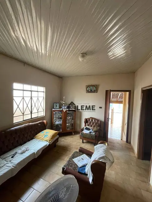 Foto 3 de Casa com 2 quartos à venda, 525m2 em Vila Lambari, Mococa - SP