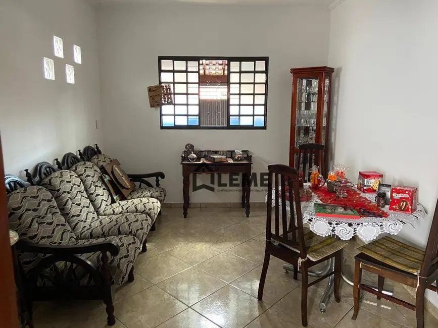 Foto 8 de Casa com 3 quartos à venda, 266m2 em Jardim Santa Maria, Mococa - SP