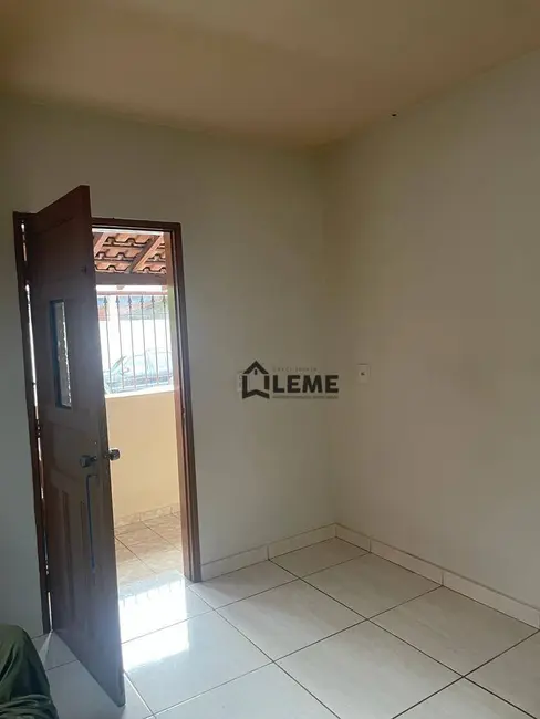 Casa com 2 quartos à venda em Vila Santa Rosa, Mococa - SP - imagem 4 Foto 4 de Casa com 2 quartos à venda em Vila Santa Rosa, Mococa - SP