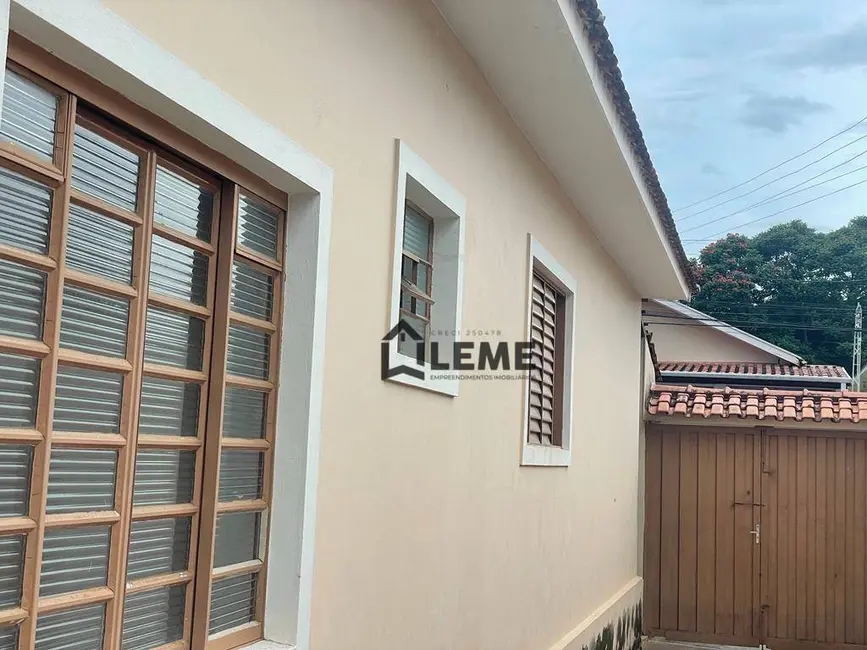 Casa com 2 quartos à venda em Vila Santa Rosa, Mococa - SP - imagem 6 Foto 6 de Casa com 2 quartos à venda em Vila Santa Rosa, Mococa - SP