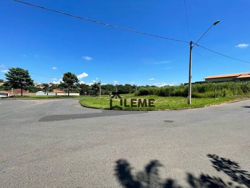 Foto 1 de Terreno / Lote à venda, 452m2 em Vila Carvalho, Mococa - SP