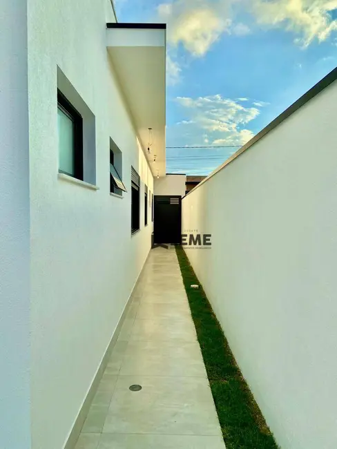 Casa de Condomínio com 3 quartos à venda, 250m2 em Cabreuva - SP - imagem 2 Foto 2 de Casa de Condomínio com 3 quartos à venda, 250m2 em Cabreuva - SP